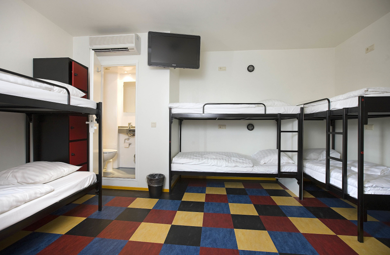 Bedroom 4, Bud Gett Hostels, Groningen