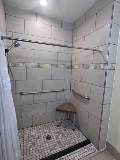 Bathroom 5, Best Western Plus Whitewater Inn, Cincinnati