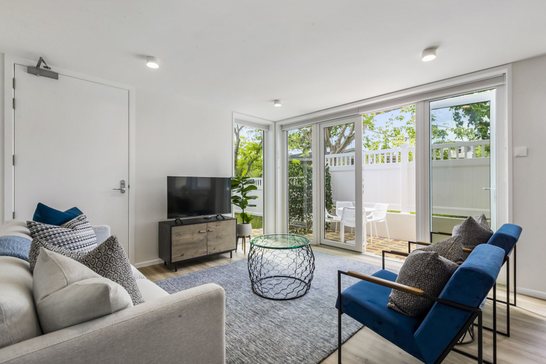 Others 5, Brand New Retreat  Halfmoon Bay-Netflix, Manukau