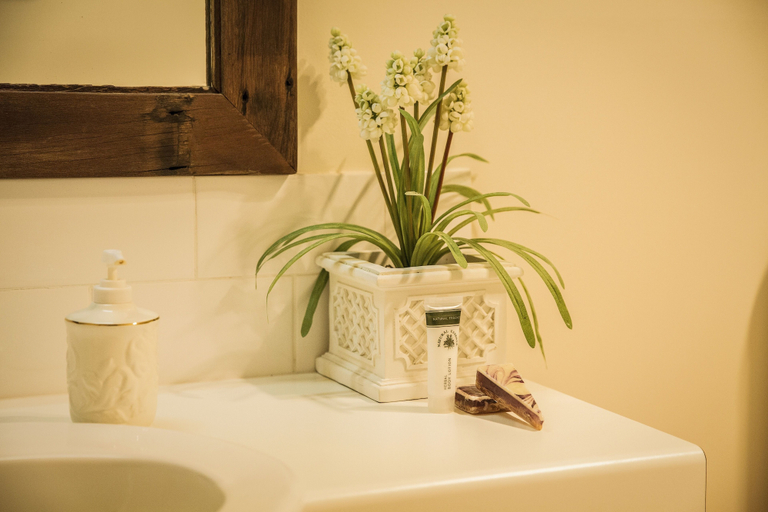 Bathroom 3, The Falls Montville, Maroochy