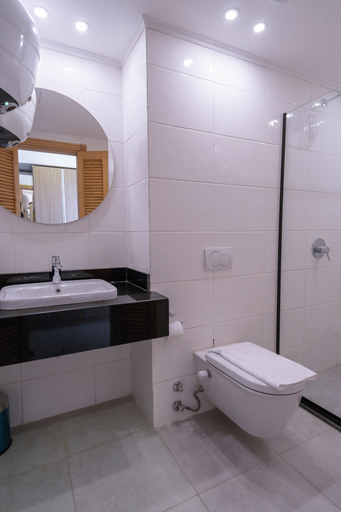 Bathroom 3, Redcon Suites, Al-Ghurdaqah