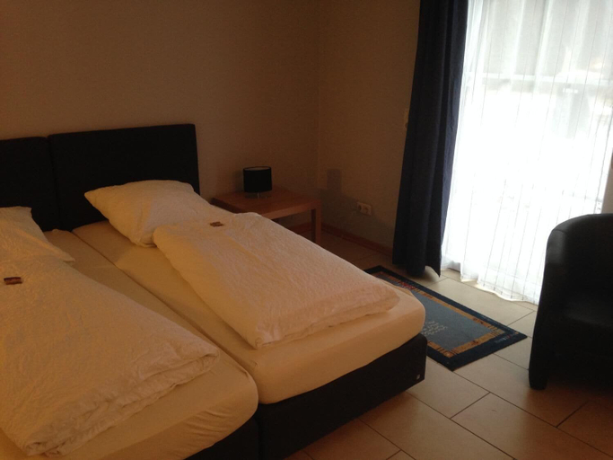 Bedroom 2, Gästehaus Savo, Ahrweiler