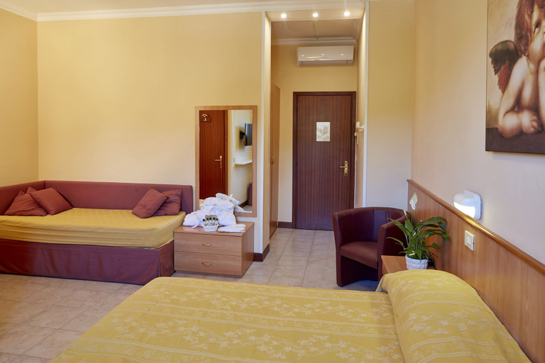 Bedroom 4, Hotel Plaza Tabiano, Parma
