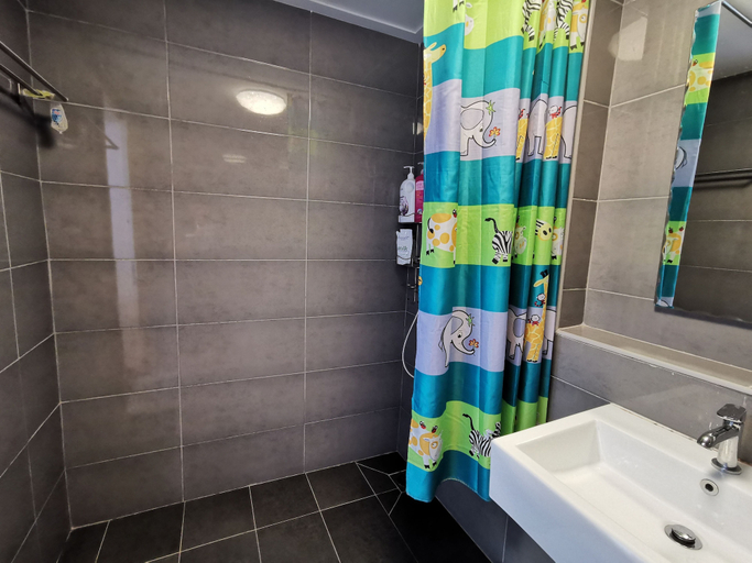Bathroom 3, Dwin Studio Suites Imperium Residence Kuantan, Kuantan