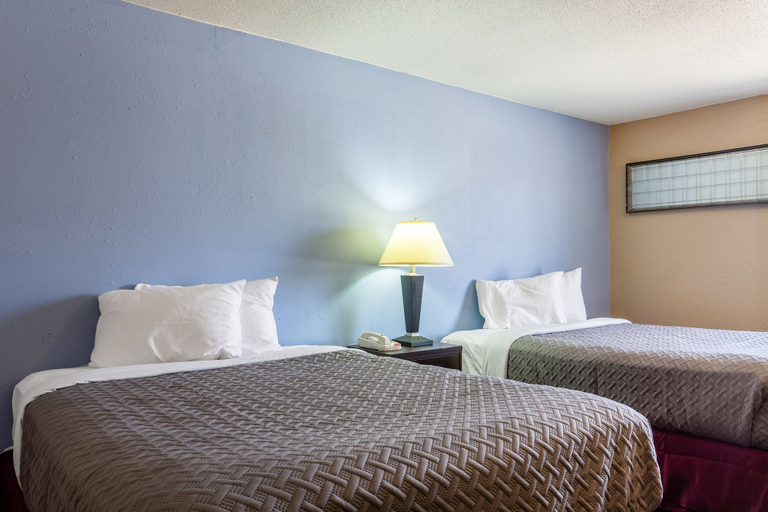 Bedroom 4, Motel 6 Concordia, MO, Lafayette