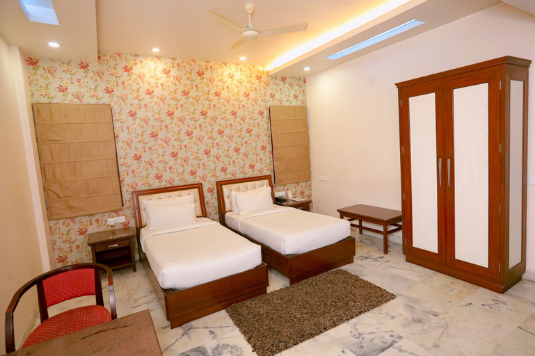 Bedroom 3, Leela Grande Hotel, Karnal