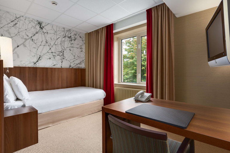 Bedroom 3, NH Eindhoven Conference Centre Koningshof, Veldhoven