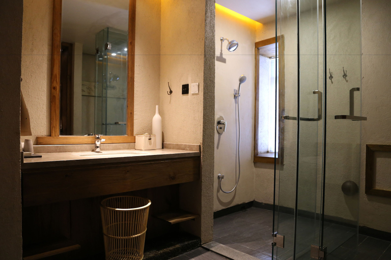 Bathroom 4, Feifan Hotel, Dêqên Tibetan