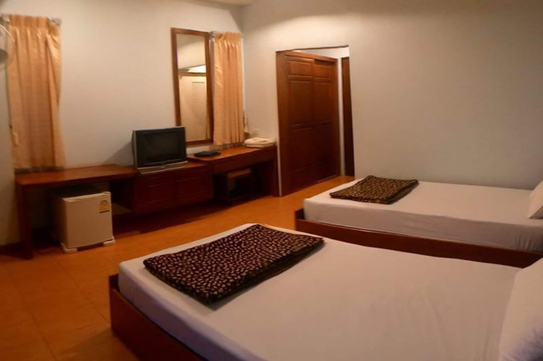 Bedroom 2, Chanthanee Hotel, Muang Chanthaburi