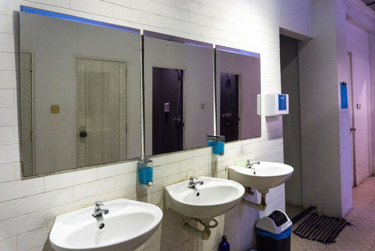 Bathroom 3, Hostel 9, Yangon