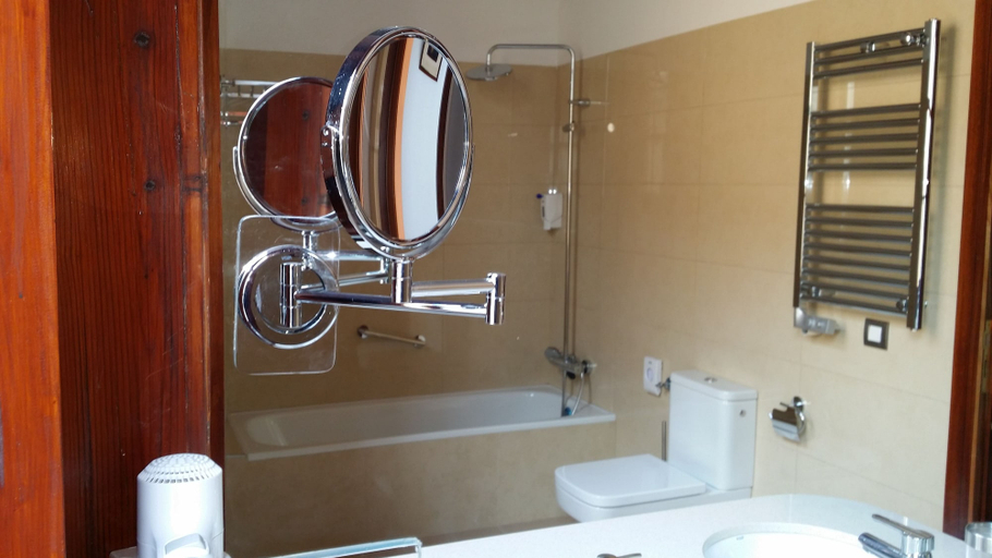 Bathroom, MC San Agustin, Santa Cruz de Tenerife