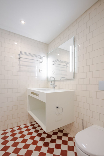 Bathroom 4, Menina Colina Guesthouse, Porto