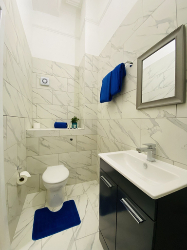 Bathroom 3, Royal Hotel Sheerness, Kent