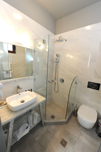 Bathroom 5, Castle View Bungalows, Peloponnese