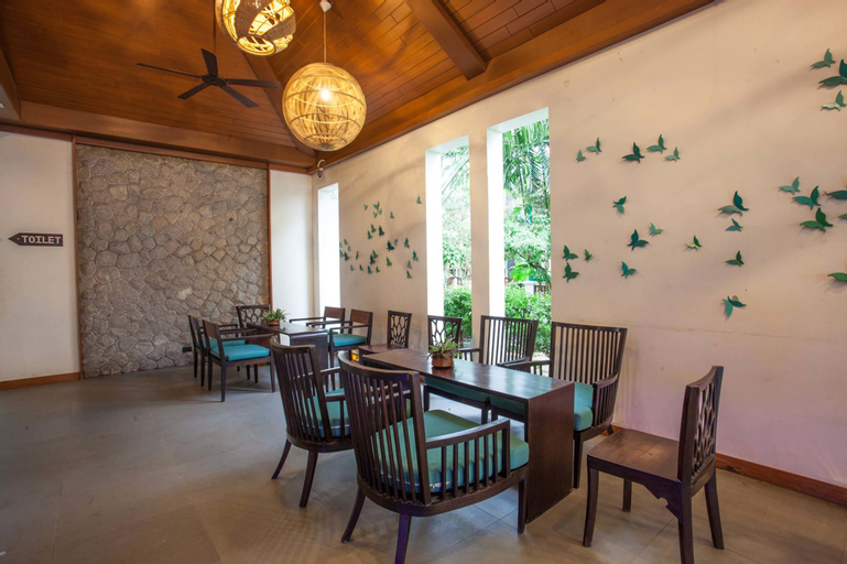 Dining Room 10