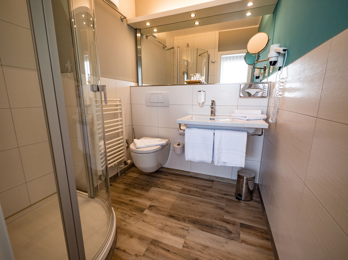 Bathroom 4, Godewind, Rostock