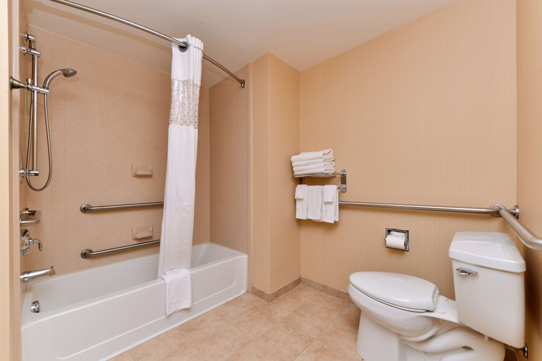 Bathroom 4, Hampton Inn Evanston, Uinta