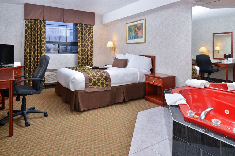 Bedroom 3, Lexington Inn & Suites Windsor, Essex