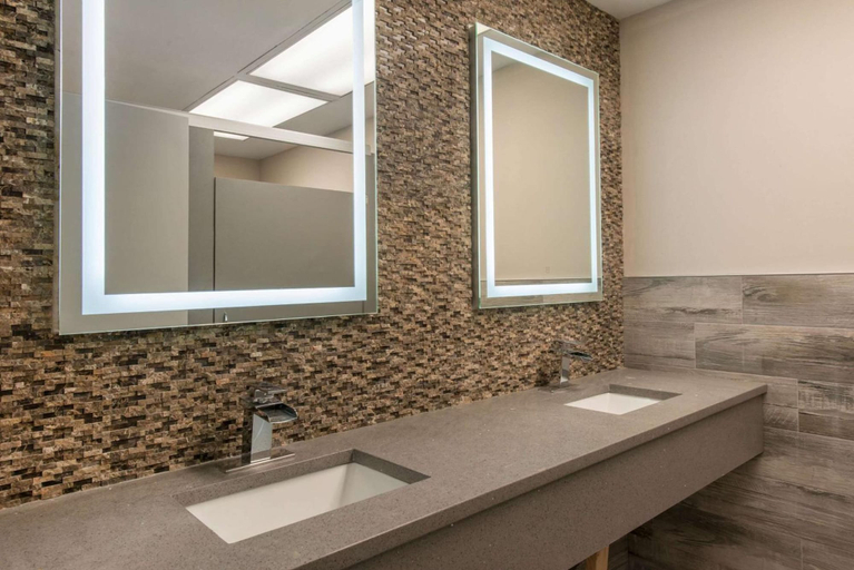 Bathroom 4, Palazzo Lakeside Hotel, Osceola