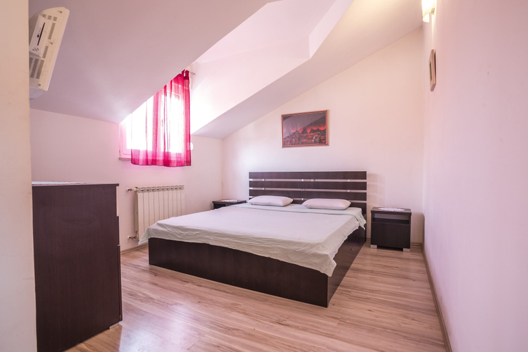 Bedroom 4, Luxury Spacious apt Near Znjan Beach w sea View, Split