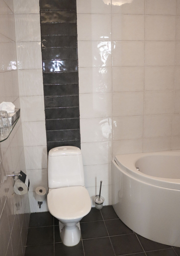Bathroom 4, Stadshotellet Lidköping, Lidköping