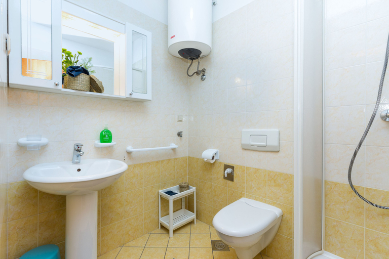 Bathroom 3, Main Street Apartments, Rijeka