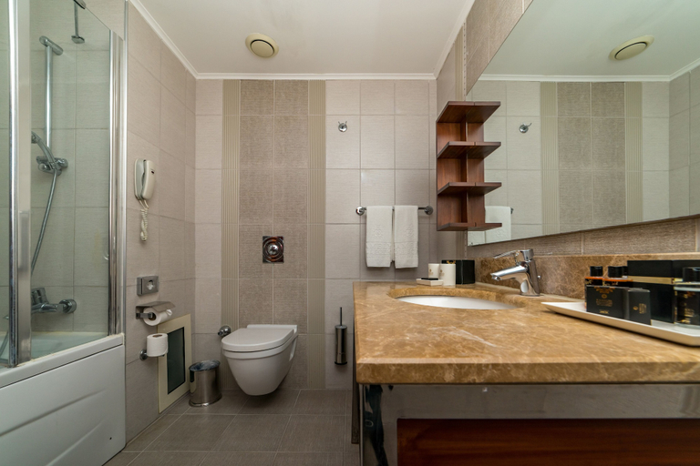 Bathroom 5, Kamelya Aishen Club, Manavgat