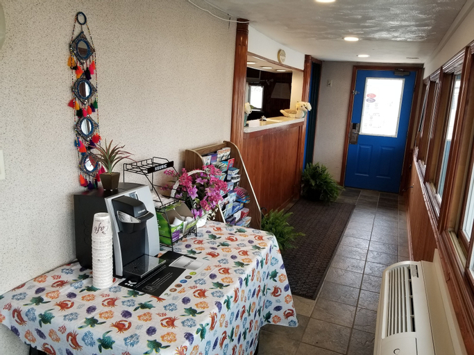 Others 5, The Tides Motel, Rockingham