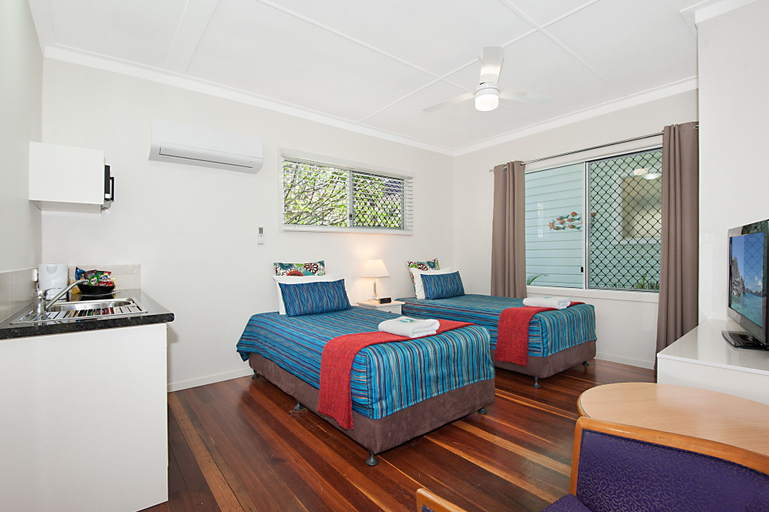 Bedroom 3, La Costa Motel, Gold Coast