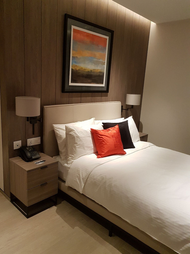 Bedroom 3, Le Grove Serviced Residences, Singapura