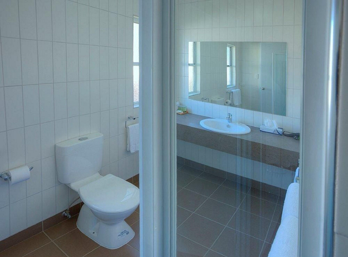 Bathroom 4, Wollongbar Motel, Byron