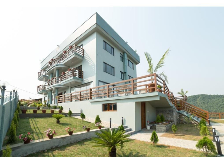 Exterior & Views