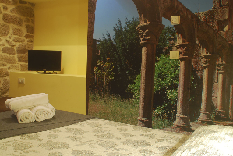 Bedroom 2, Casa do Mosteiro, Ourense