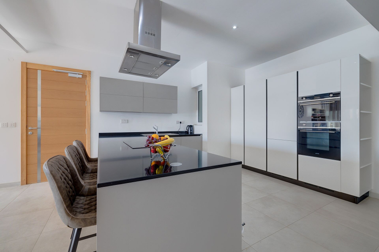 Others 5, Superlative Apartment With Valletta and Harbour Views