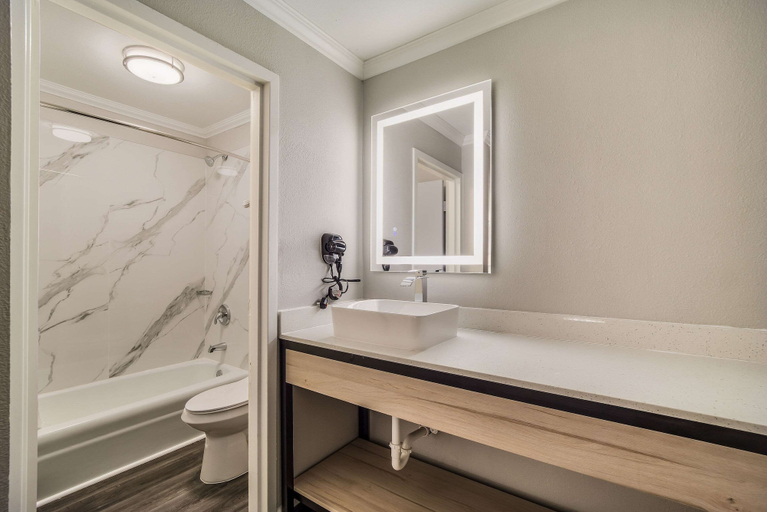 Bathroom 4, MainStay Suites Florence - Darlington, Florence