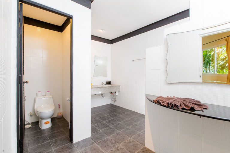 Bathroom 4, Serenity Lakeside Resort, Phuket Island