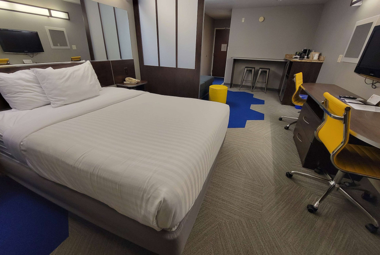 Bedroom 4, Microtel Inn & Suites by Wyndham Council Bluffs/Omaha, Pottawattamie