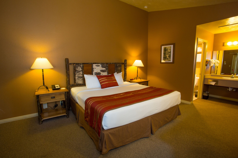 Bedroom 4, Headwaters Lodge & Cabins at Flagg Ranch, Teton