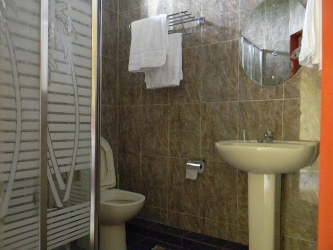 Bathroom 3, VillaOSoleil Apartments