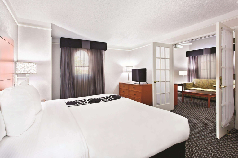 Bedroom 4, La Quinta Inn by Wyndham Champaign, Champaign