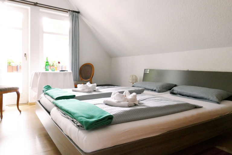Bedroom 4, Hotel Weserstuben, Holzminden
