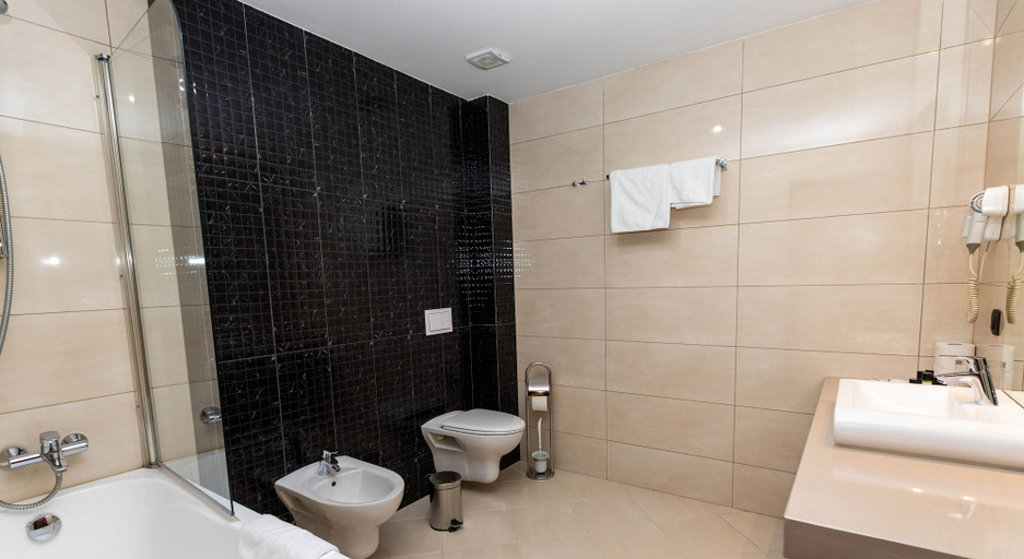 Bathroom 4, Hotel Sirius, Priština