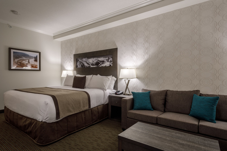 Bedroom 3, Ramada by Wyndham Revelstoke, Columbia-Shuswap