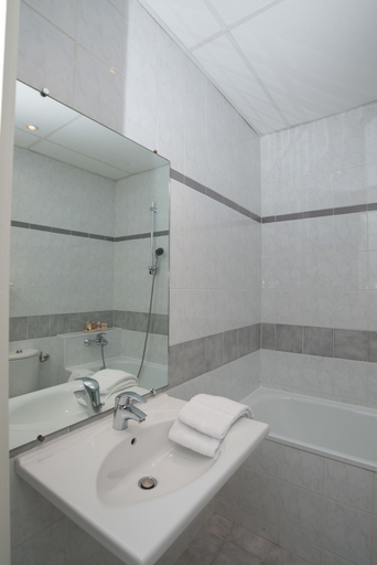 Bathroom 4, Hotel De France, Alpes-Maritimes