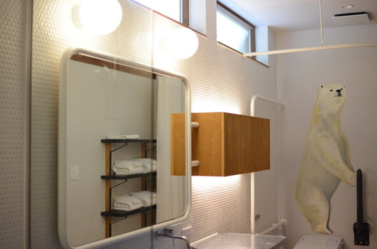 Bathroom 3, AMAZA, Himi