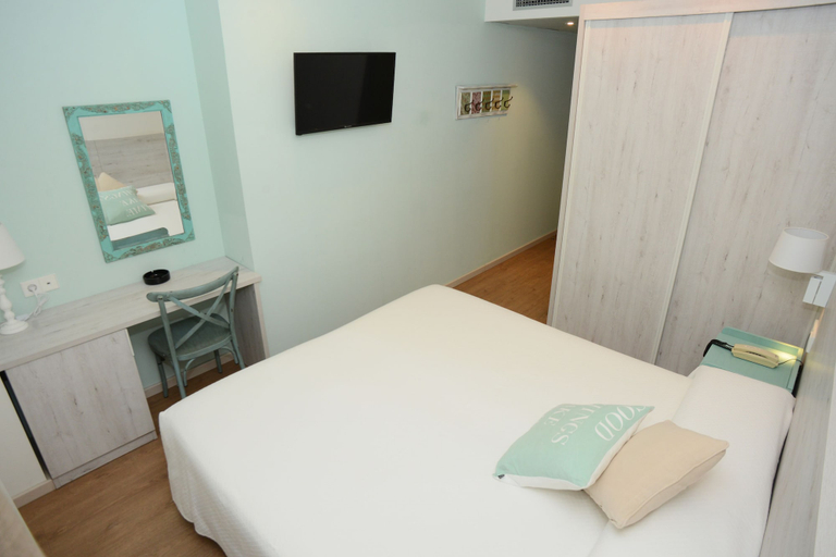 Bedroom 3, Hotel L´Escala Centre, Girona