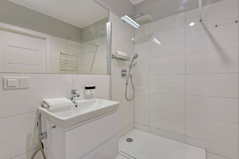 Bathroom 4, Apartinfo Aura Island Apartments, Gdańsk City