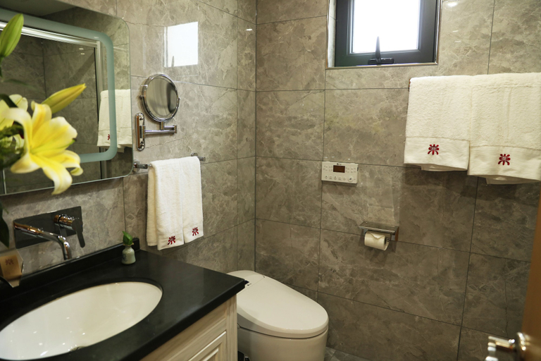 Bathroom 3, Beijing Downtown Travelotel, Beijing