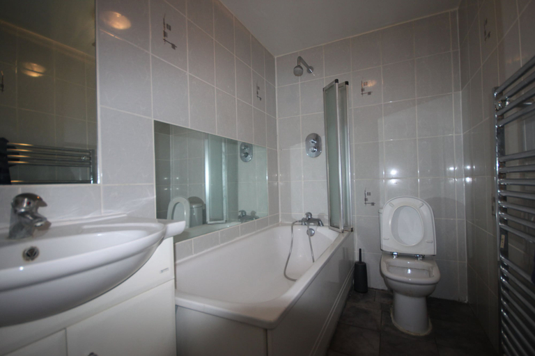 Bathroom, Draycott Guest House, London