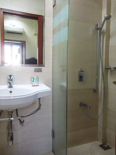 Bathroom 4, Elphinstone Hotel, Mumbai City